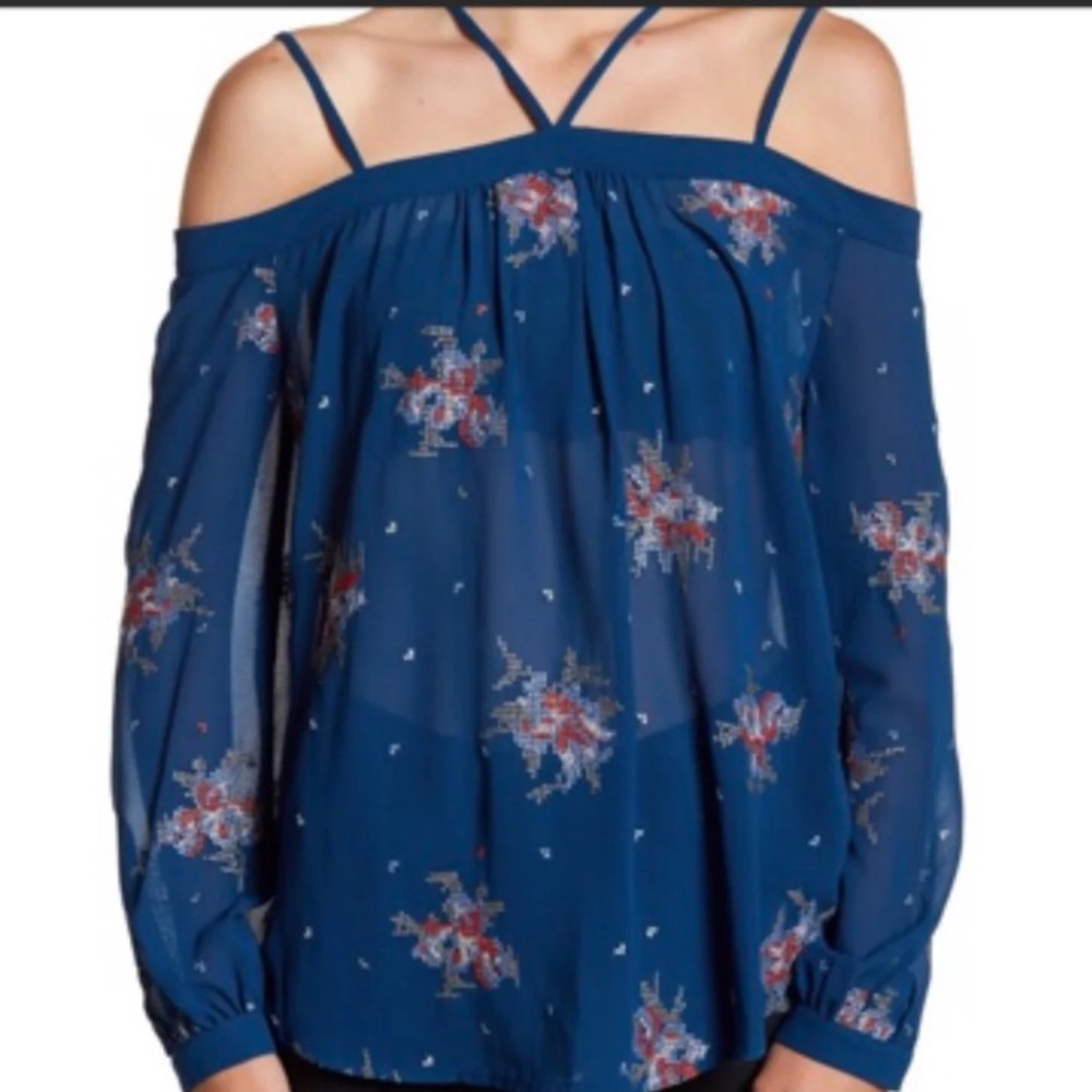 Do&Be Cold Shoulder Blouse